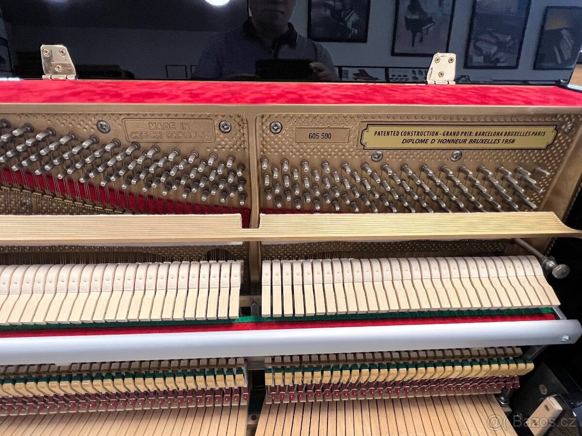 Pianino Petrof opus. 605590 r.v 2006 se zárukou 5 let. - 16