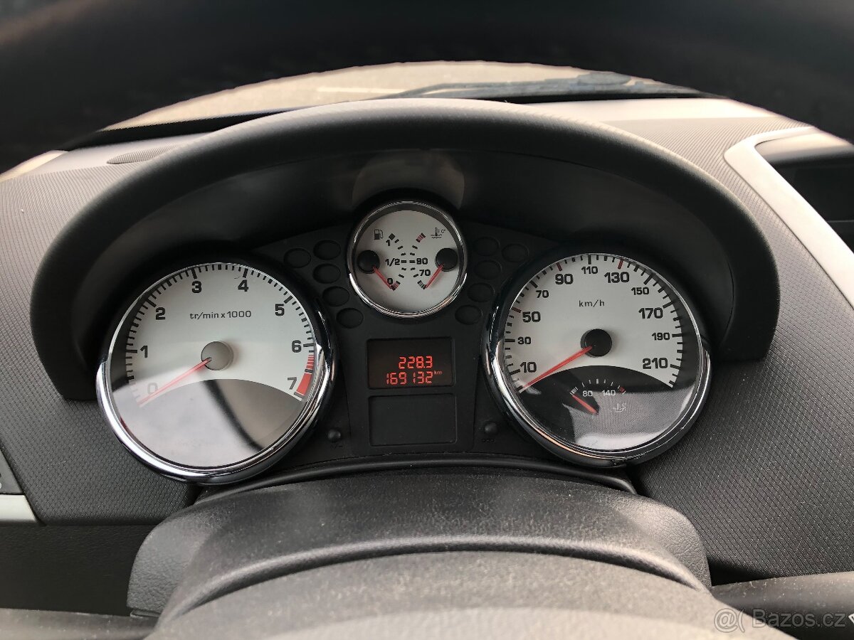 Peugeot 207, SW 1.6i 88kW edice JBL - 16