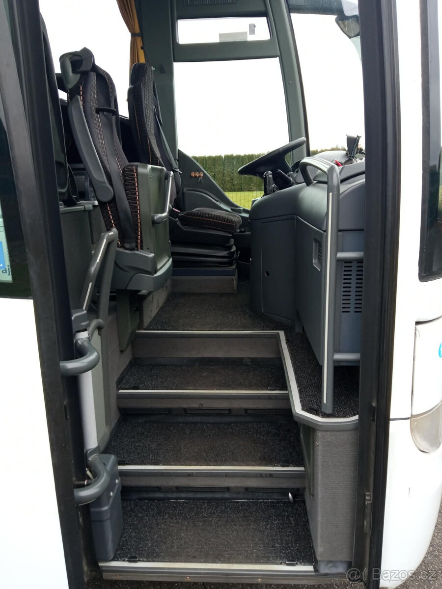 Mercedes Benz Tourismo - 16