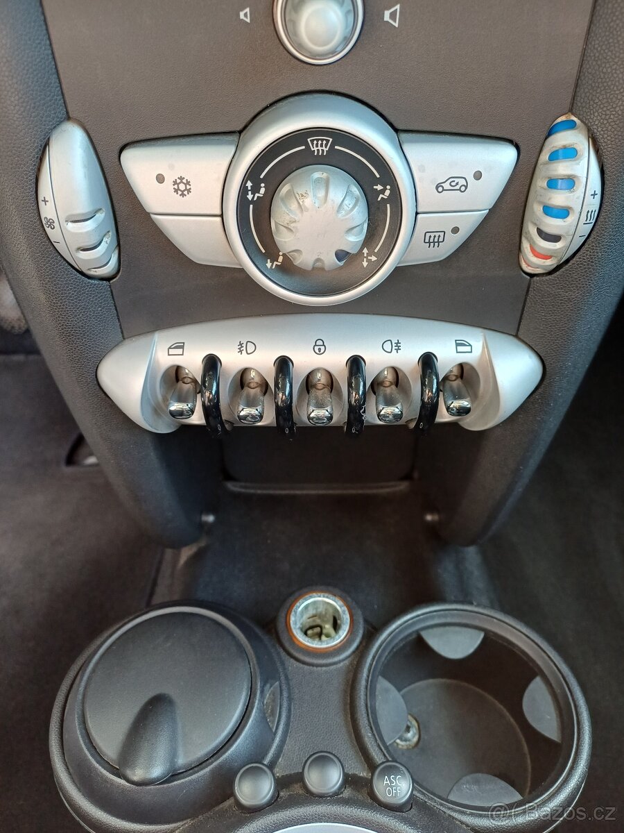 MINI Cooper 1.6i 88kW 2007 bez STK - 16