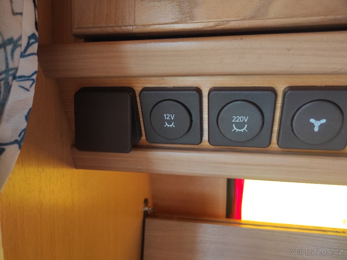 Obytný přívěs Fendt 410 A - 16