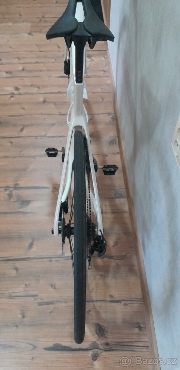 Celokarbonové silniční kolo - 16