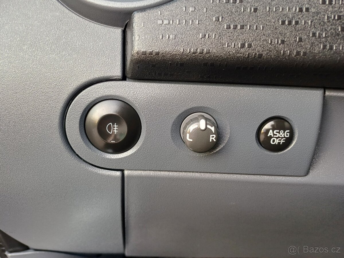 Predám Mitsubishi Colt 1.1 benzín,5-dverový,1.majiteĺ,rok vý - 16