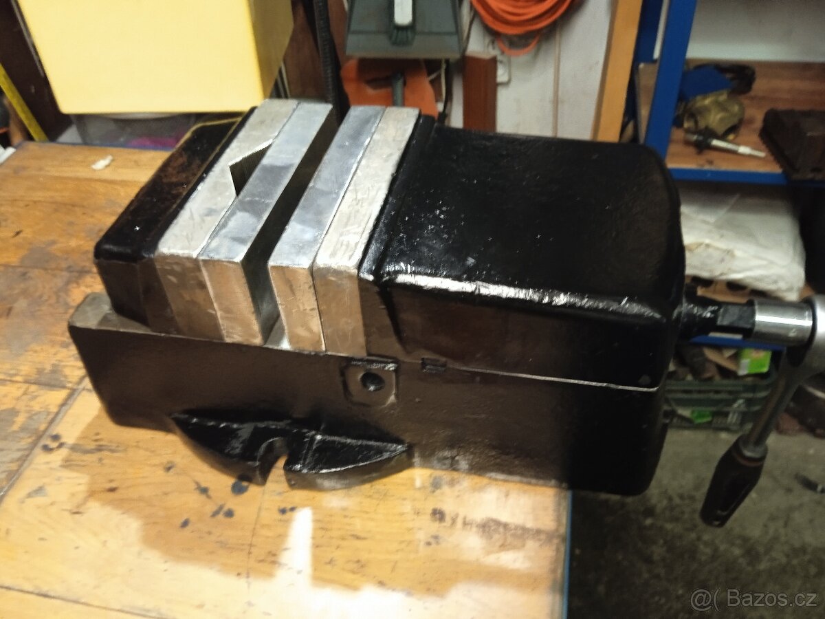 Strojní svěrák - 16