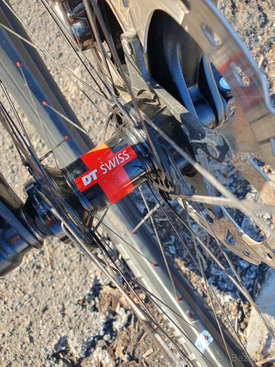 Celoodpružené kolo Scott Spark 940 - 16