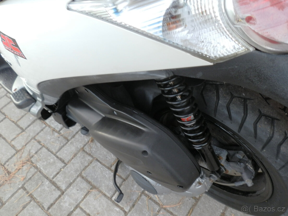 Aprilia Scarabeo 300 Light (Sport) - 16
