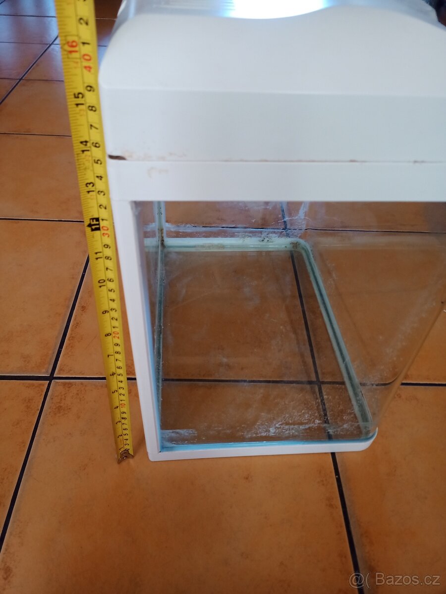 Prodám akvárko s světlením - 16