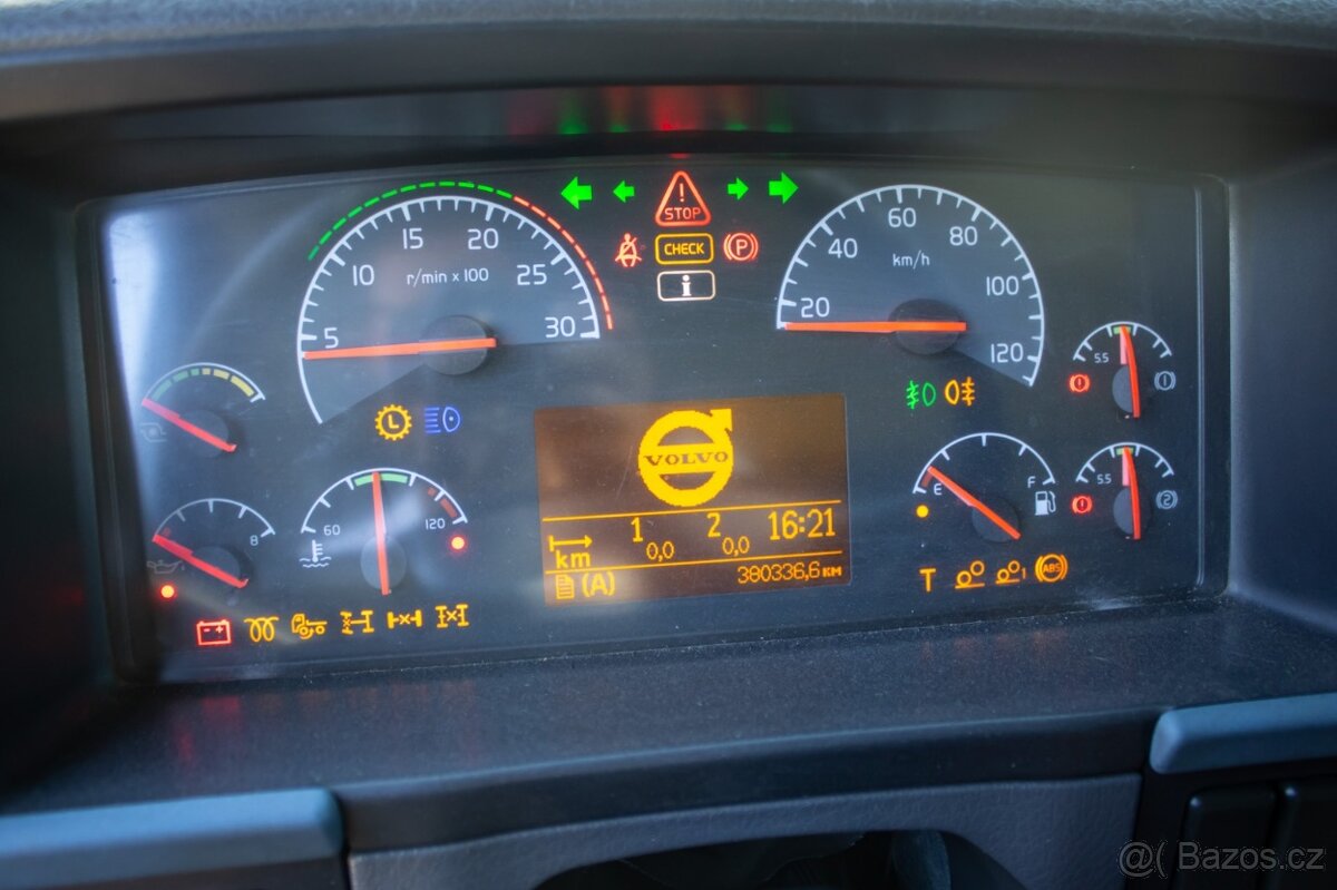 Volvo FM 44T ťahač 4x4 - 16