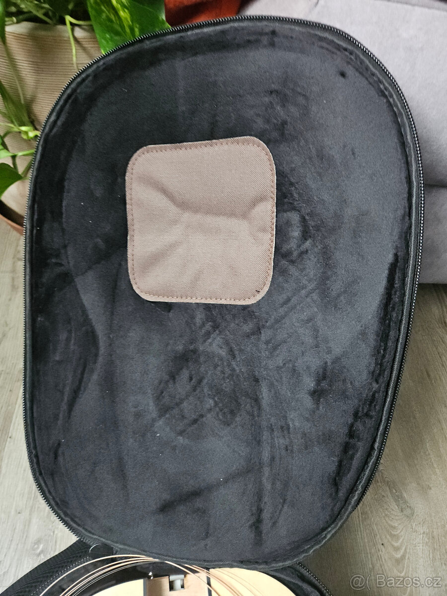 Nová celomasivní cestovní akustická kytara FURCH Little Jane - 16