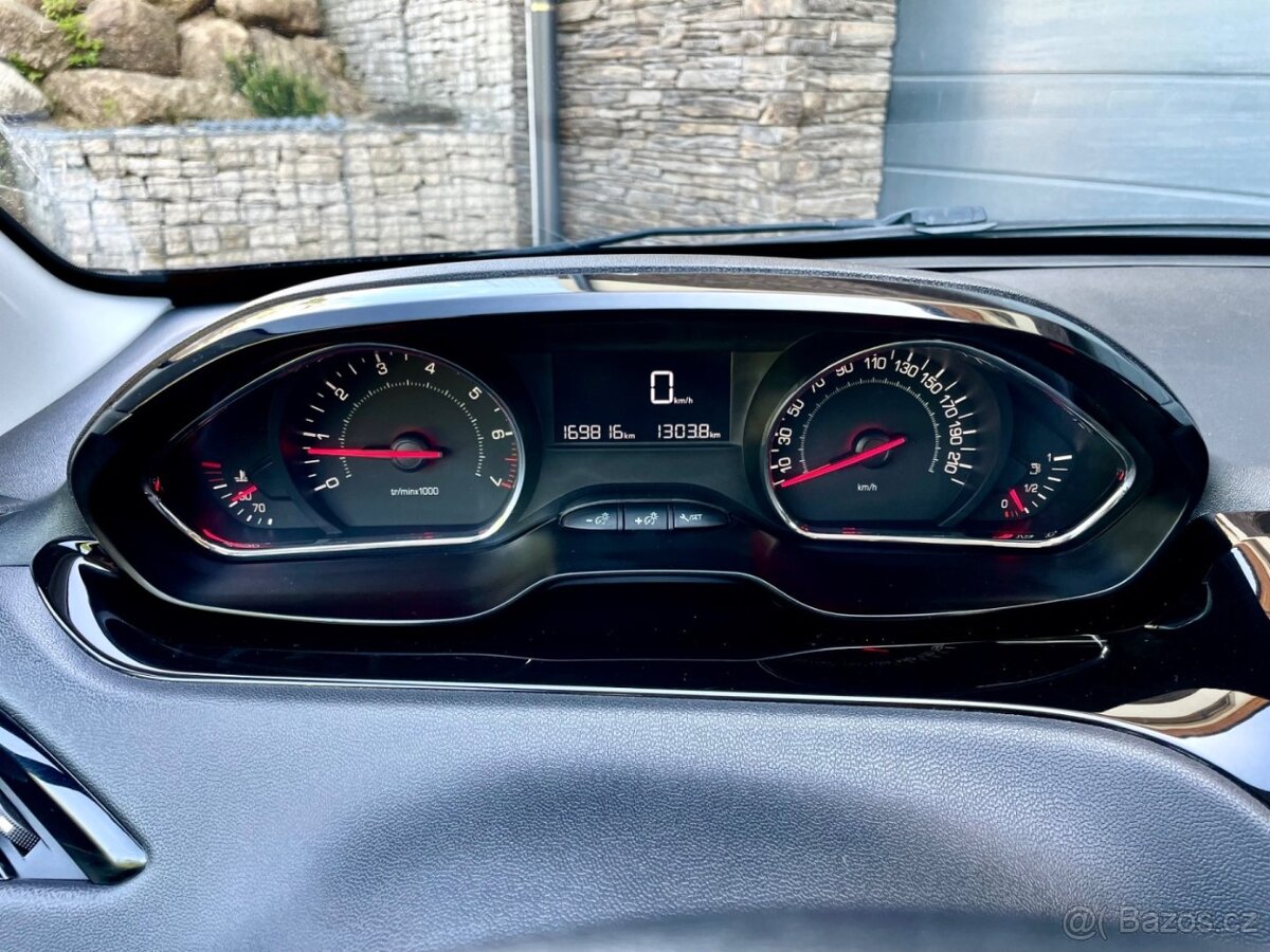 Peugeot 208 1.2 VTi klima, tažné - 16