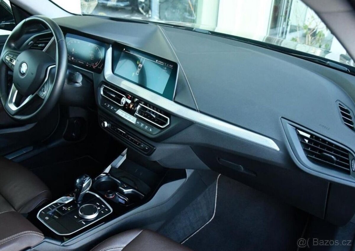 BMW Řada 2 218d HUD ČR - 16