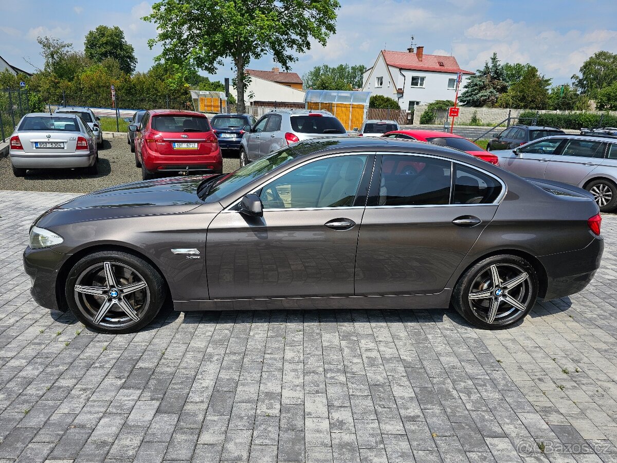 BMW Řada 5, 550I XDRIVE - 16