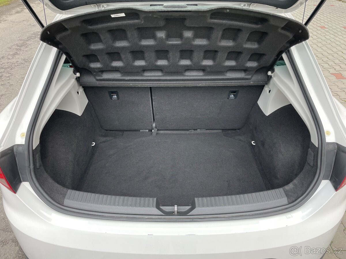 Seat Leon FR 2,0 tdi 135kw rok 2014 LED světla - 16