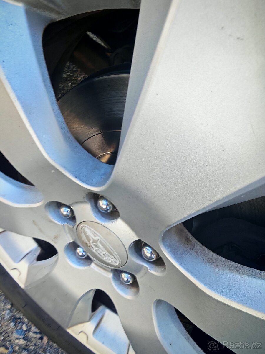 Subaru Outback 2.5 - 16