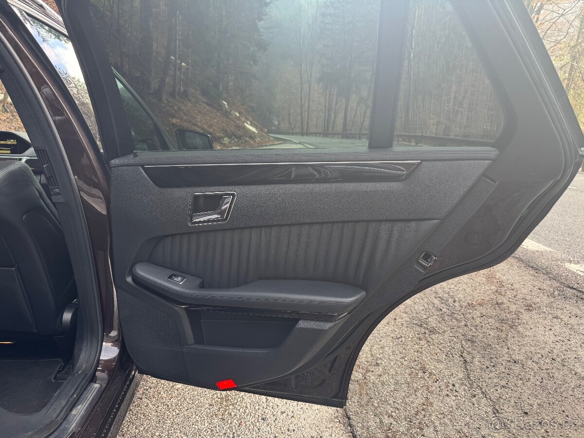 Prodám Mercedes-Benz E 350 CDI 4MATIC (W212) - 16