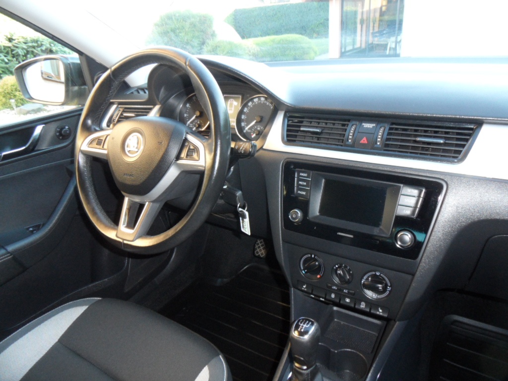 Škoda Rapid 1.0 TSi,66kw,zak. v ČR,naj.89000km - 16