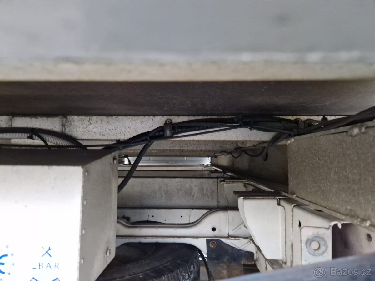 Auto s motorem 3,0 IVECO + hydraulické čelo - 16