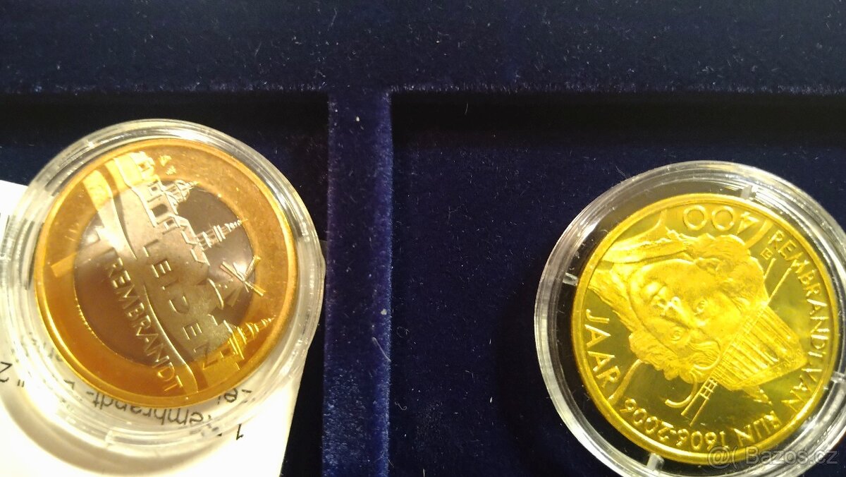 menší sbírka mincí - 16