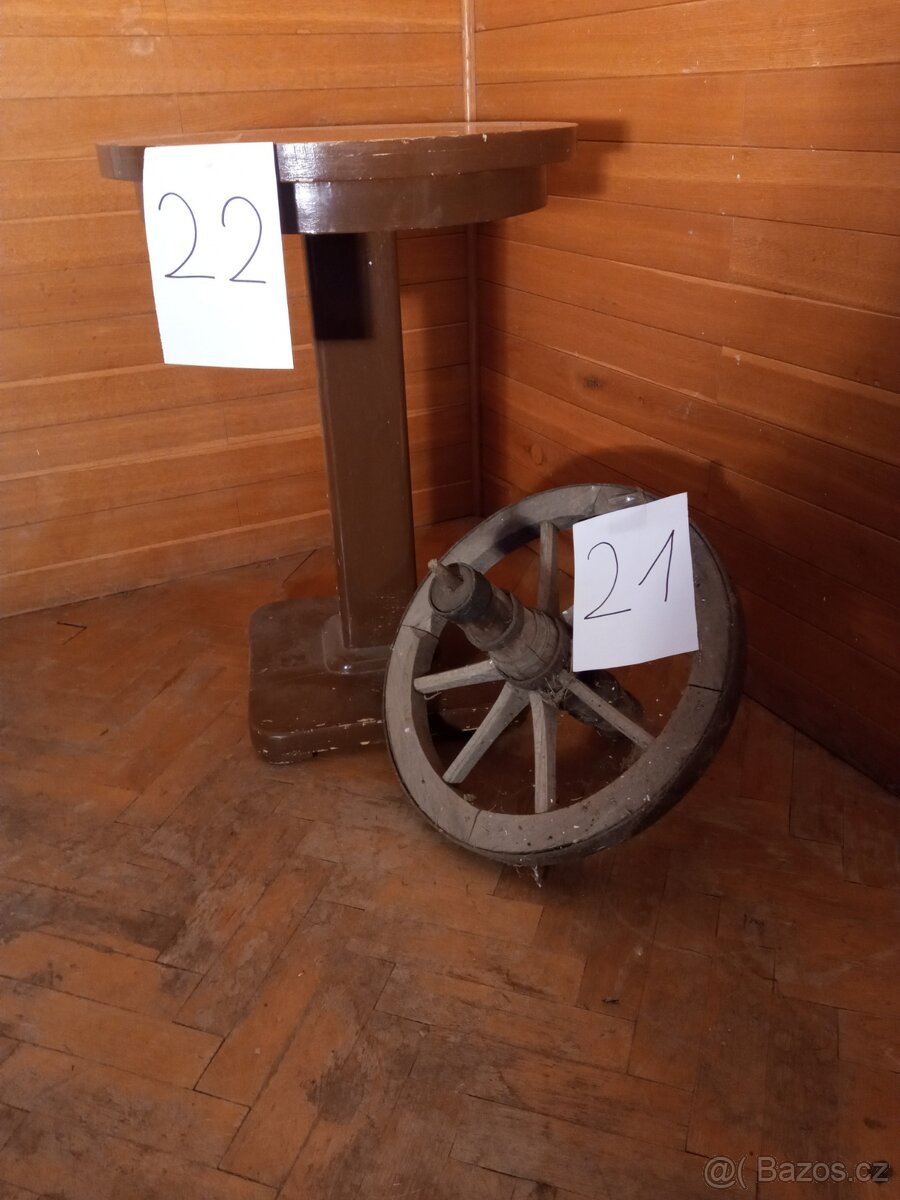 Starožitný nábytek - 16