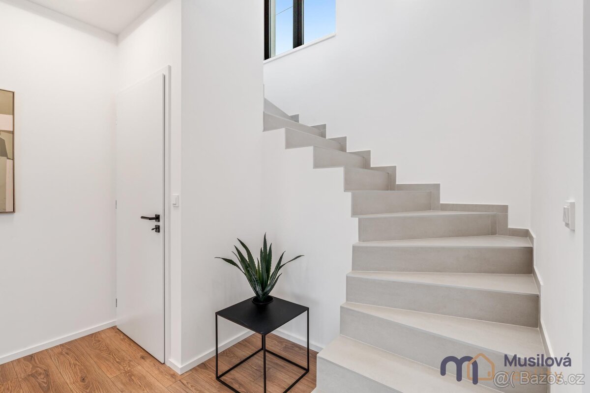 Prodej rodinného domu 150 m, pozemek 636 m - 16