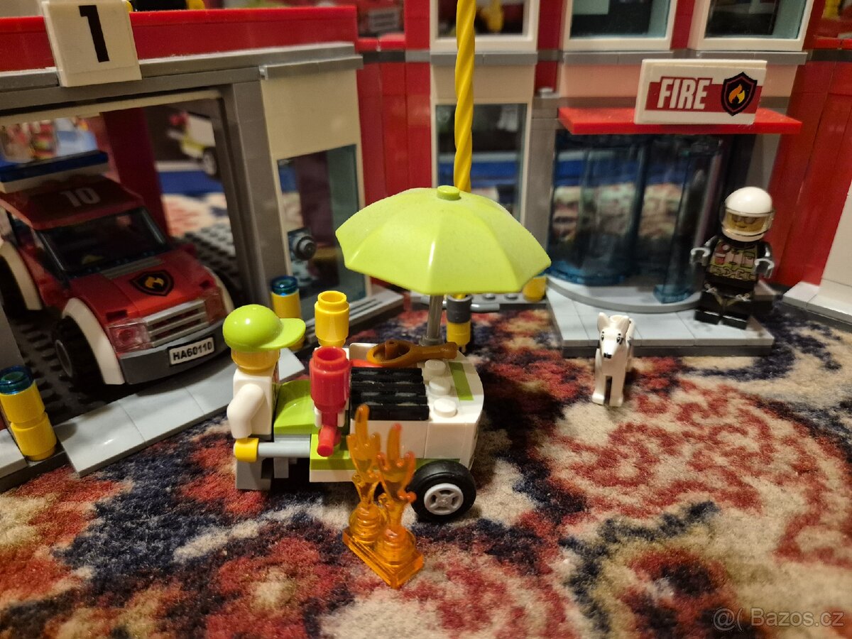Lego City hasičská stanice 60110 - 16