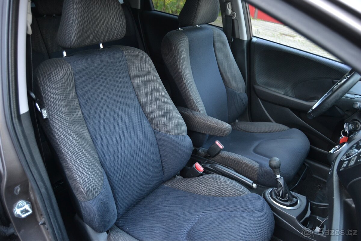 Honda Jazz 1.339 i-VTEC 73kw rok 2013 - 16