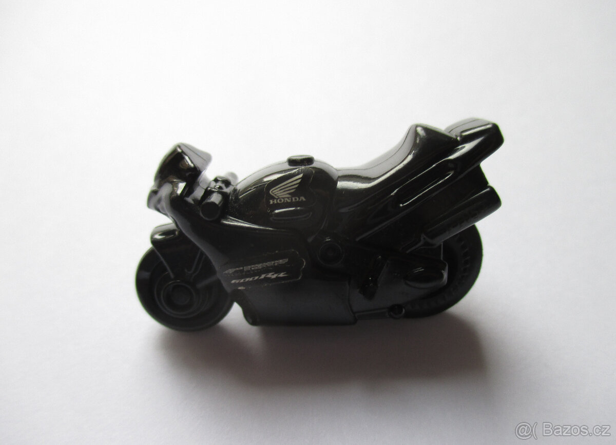 starší modely autíček auto kufr s dráhou motocykl formule aj - 16