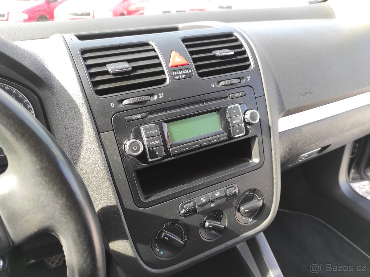 Volkswagen Golf V, UNITED, VELICE PĚKNÝ - 16