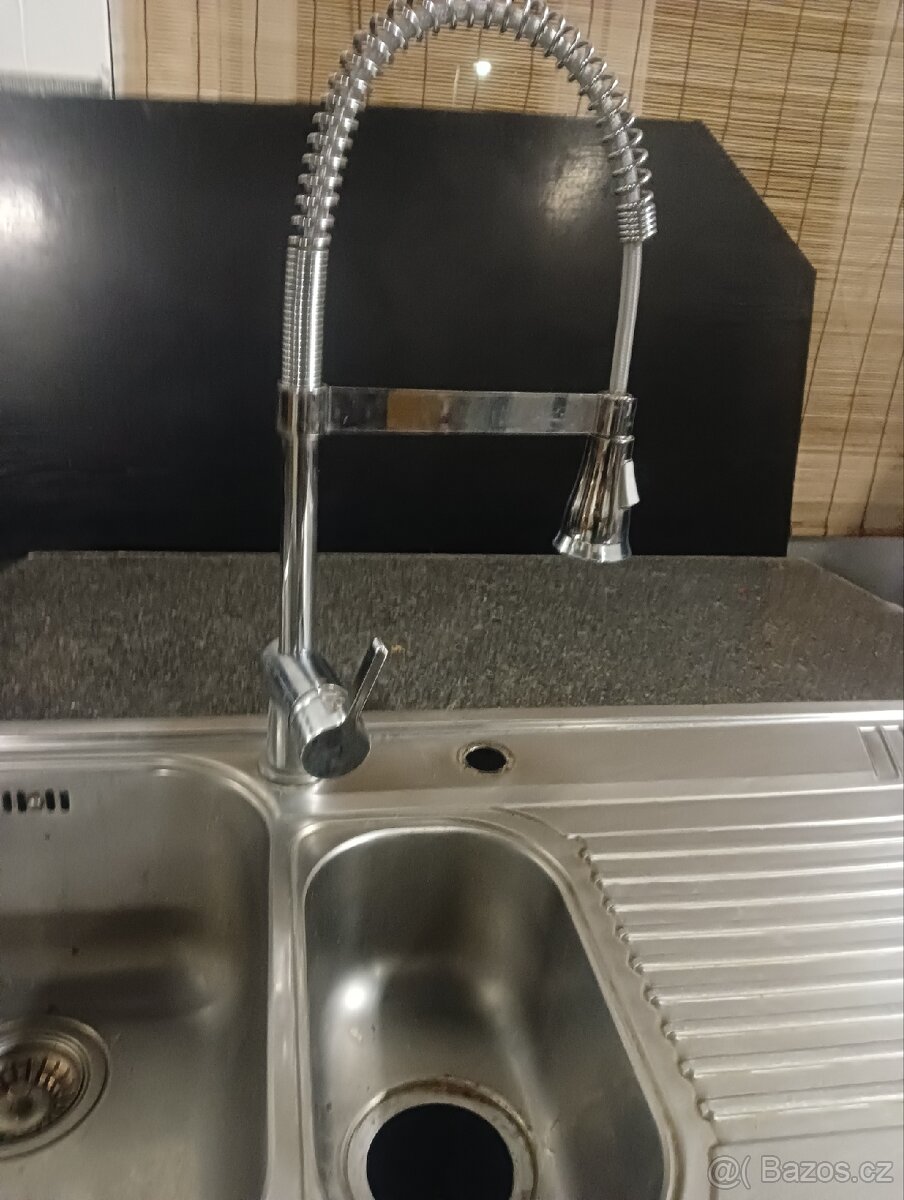 Kuchyňská linka s barem - 16