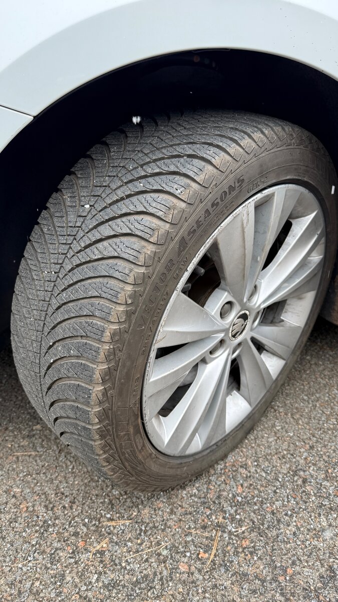 Skoda Superb 2 facelift 2014 2.0TDI 103kw - 16