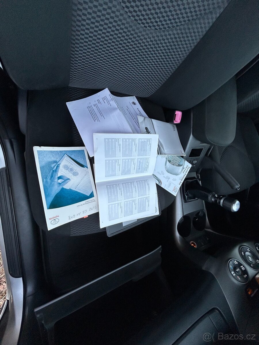Prodám Toyota RAV4 2.2 D4D 110 KW 4x4 - 16