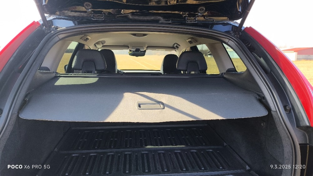 Volvo XC60 2.4 5VÁLEC 4X4 MANUÁL LED FACE - 16