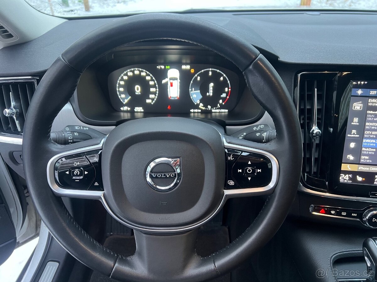 Volvo V90 Cross Country - 16