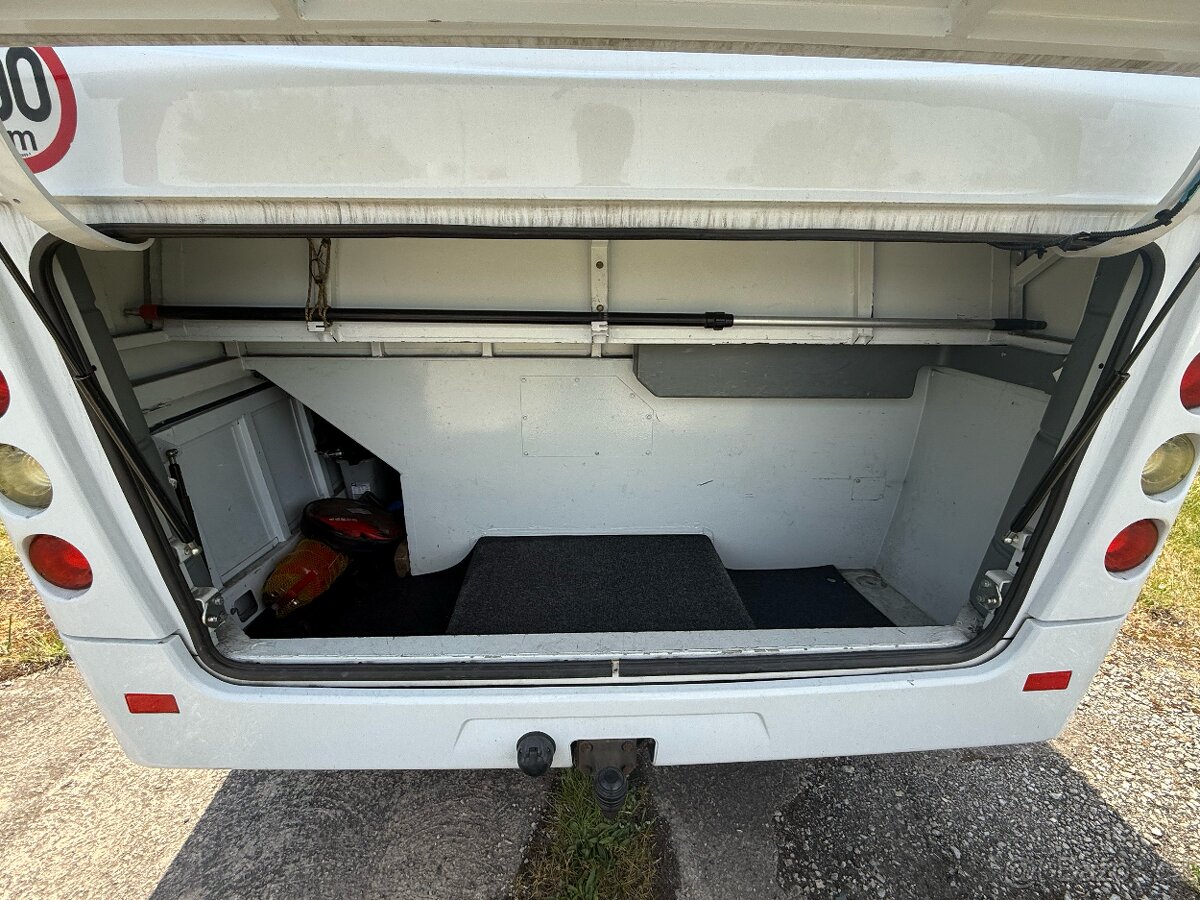 Isuzu Novo ULTRA -31míst - 16