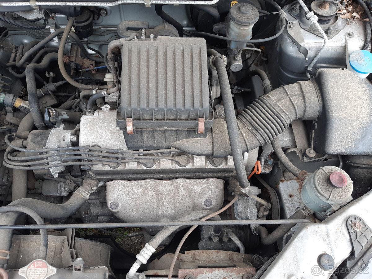 Honda HR-V 1,6 16V 1999 - pouze dily - 16