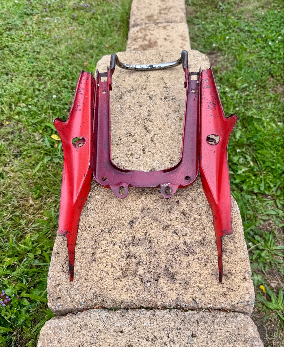 ČZ 125 175 250 sport - podsedlový rámeček - 16