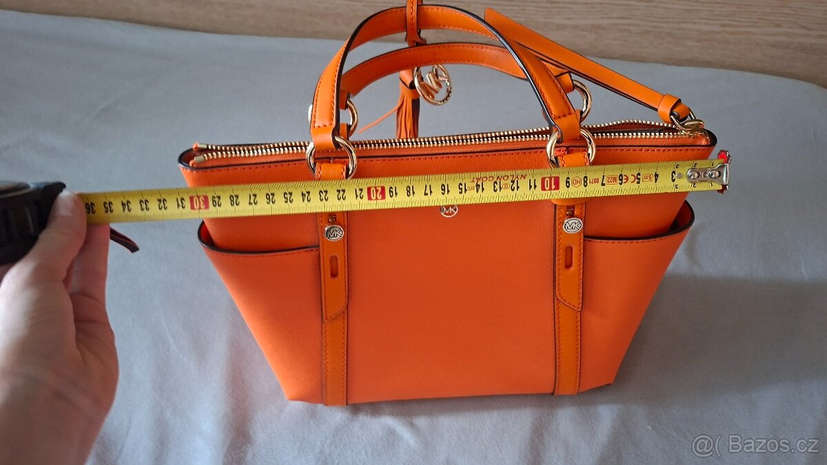 Krásná kožená kabelka Michael Kors - 16