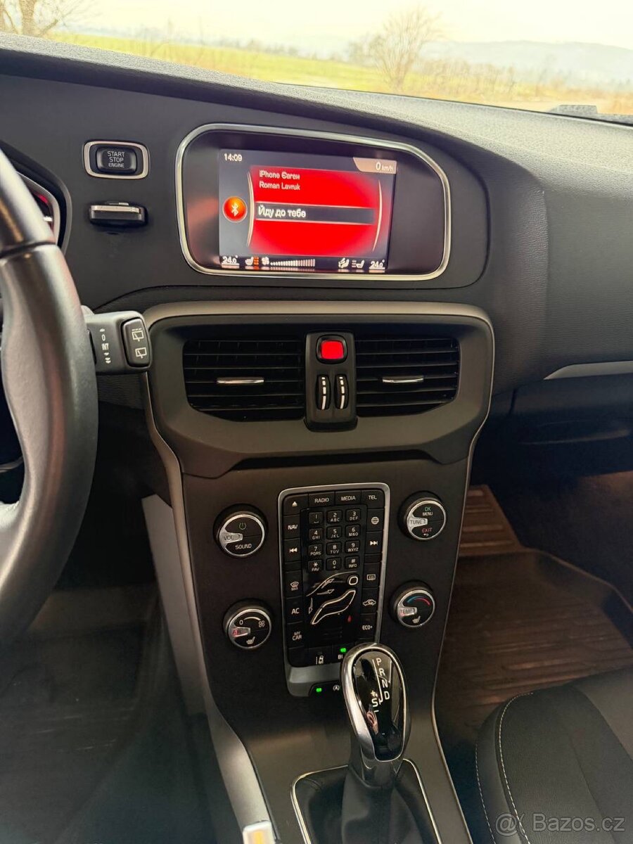 Volvo v40 D3 2019r - 16