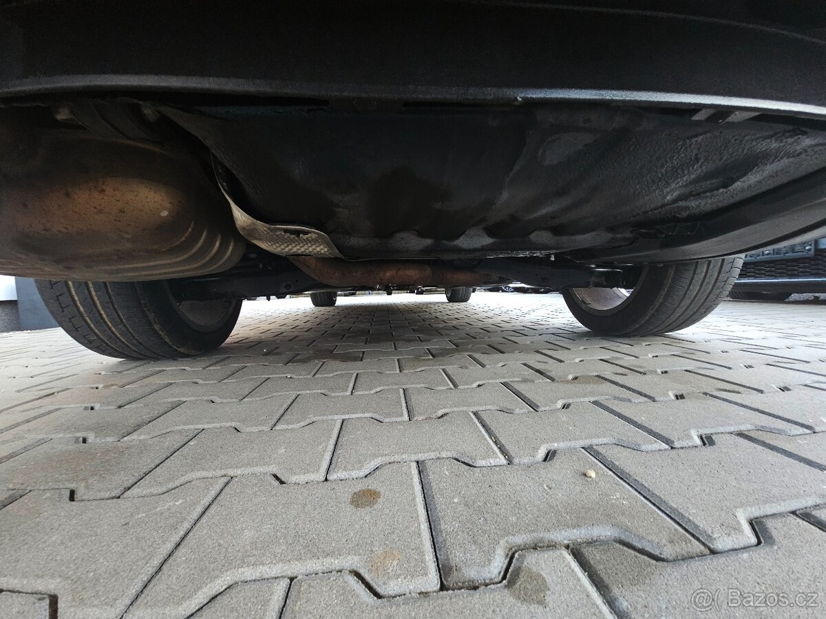 Superb III 2,0 TDi DSG 140KW Ambition 2017 ALU, Dig. klima - 16