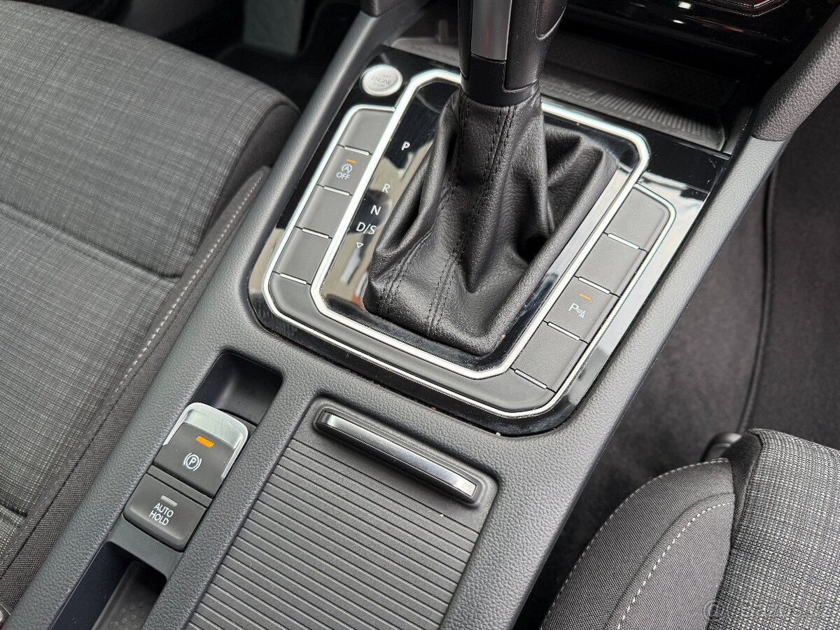 VW Passat B8 Variant 2.0TDI 110kW DSG - záruka Autodraft - 16