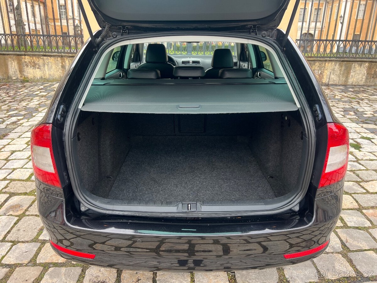 ŠKODA OCTAVIA 2.0TDI 103KW /FL/XENON/ŠÍBR/PDC/NAVI/ALCANTARA - 16