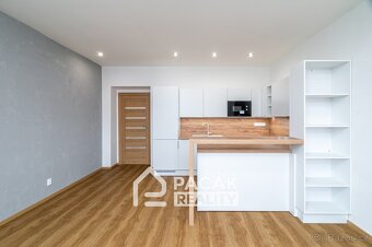 Prodej prostorného cihlového bytu 3+kk v nejžádanější lokali - 16
