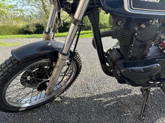 Kawasaki TR 250 - 16