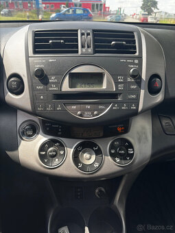 Toyota Rav4 2.2D-CAT 130kW, 4x4, SUV, Manual, Klima, Tažné - 16