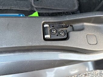 Volvo XC90 R-Design, 2.4 D5, 136,4 kW, automat, 2008 - 16