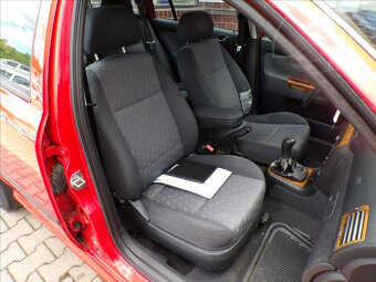 Škoda Octavia 2,0 i KLIMA,TAŽ.ZAŘ. - 16