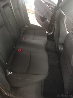 Honda Civic 1.5i VTEC Sport Plus 134 kW Manuál - 16