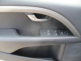 VOLVO XC70 2,4D 133kw Geartronic Momentum AWD 2015 - 16