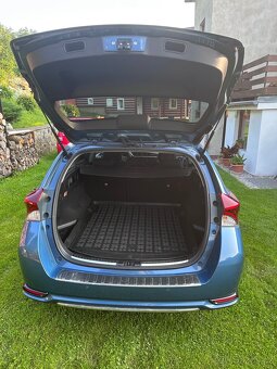 Toyota Auris 1.8 hybrid kombi - 16