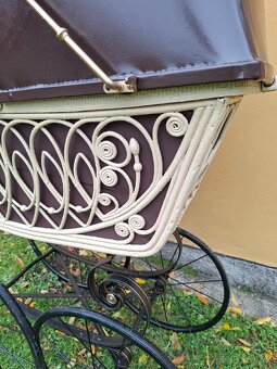 Starožitný kočárek pro miminko č.  1177 - 16